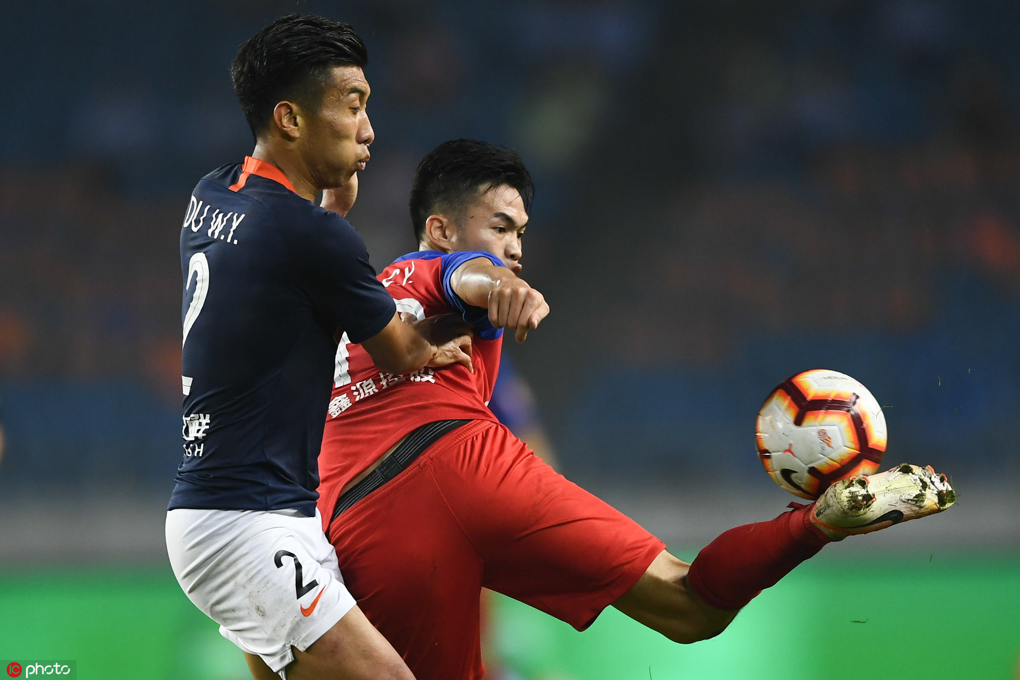  橄榄球赛场再起风云：西城赤兔队失利嵩山火箭队，赛场气氛火爆外援联手发威-九游娱乐平台