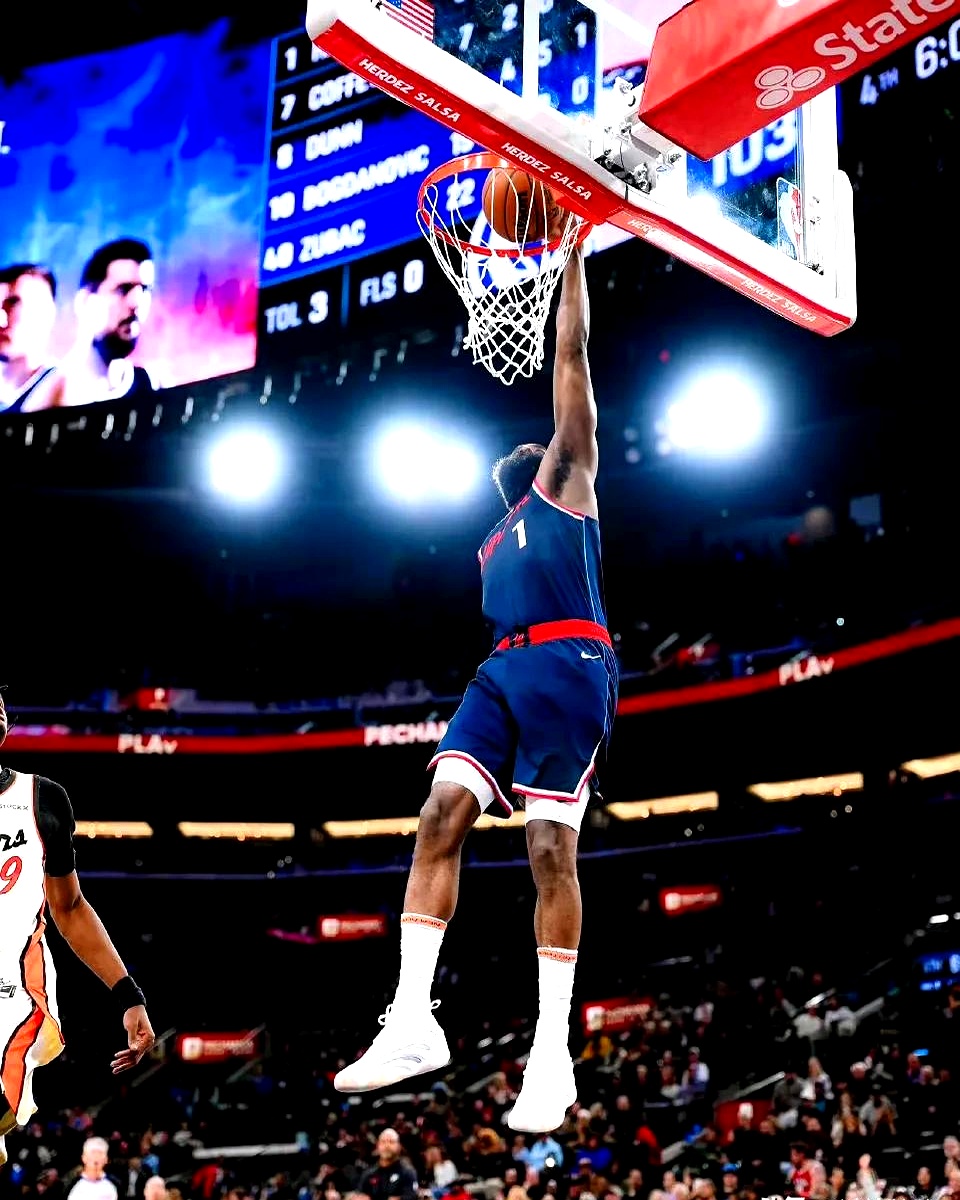 哈登迎来二十赛季出色发挥，老鹰观众热烈欢呼！引发球迷热议的简单介绍-九游官网