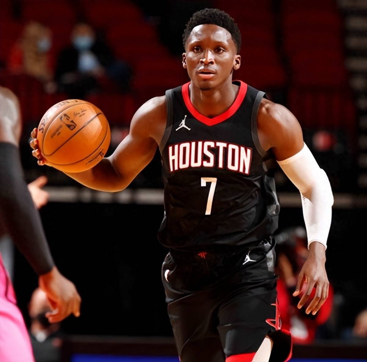 包含今晚欧篮联传出新动向，休斯敦火箭官宣签约，管理层表态——话题不断，医务组通报恢复的词条-九游官网